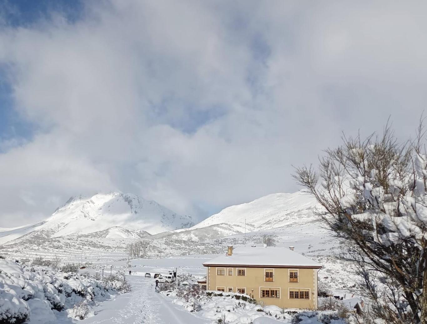 Hotel Pico Espiguete Alba de los Cardaños Exteriér fotografie
