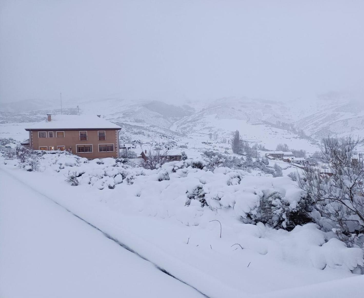 Hotel Pico Espiguete Alba de los Cardaños Exteriér fotografie
